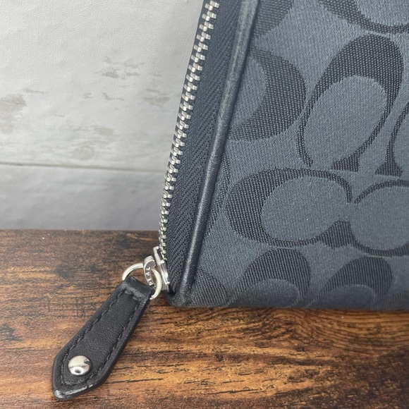 Coach Wallet - Picture 3 of 5